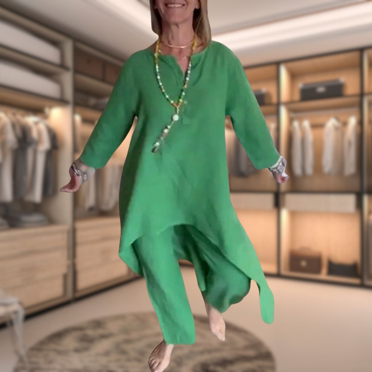 Marie™ comfortable set, green: long tunic with side slits and loose pants.