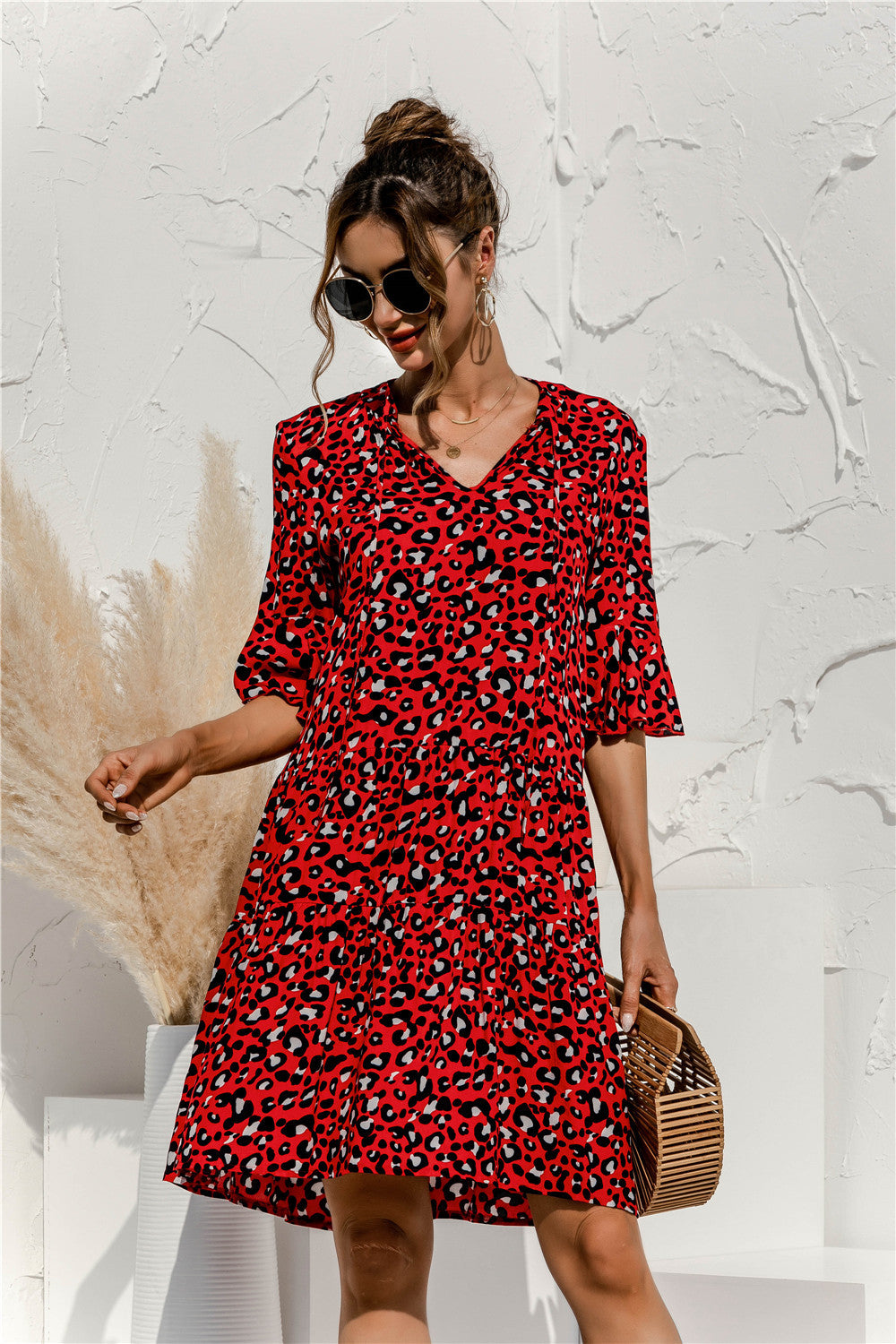 MONA summer dress in red leopard print, V-neck, short sleeves, tiered silhouette