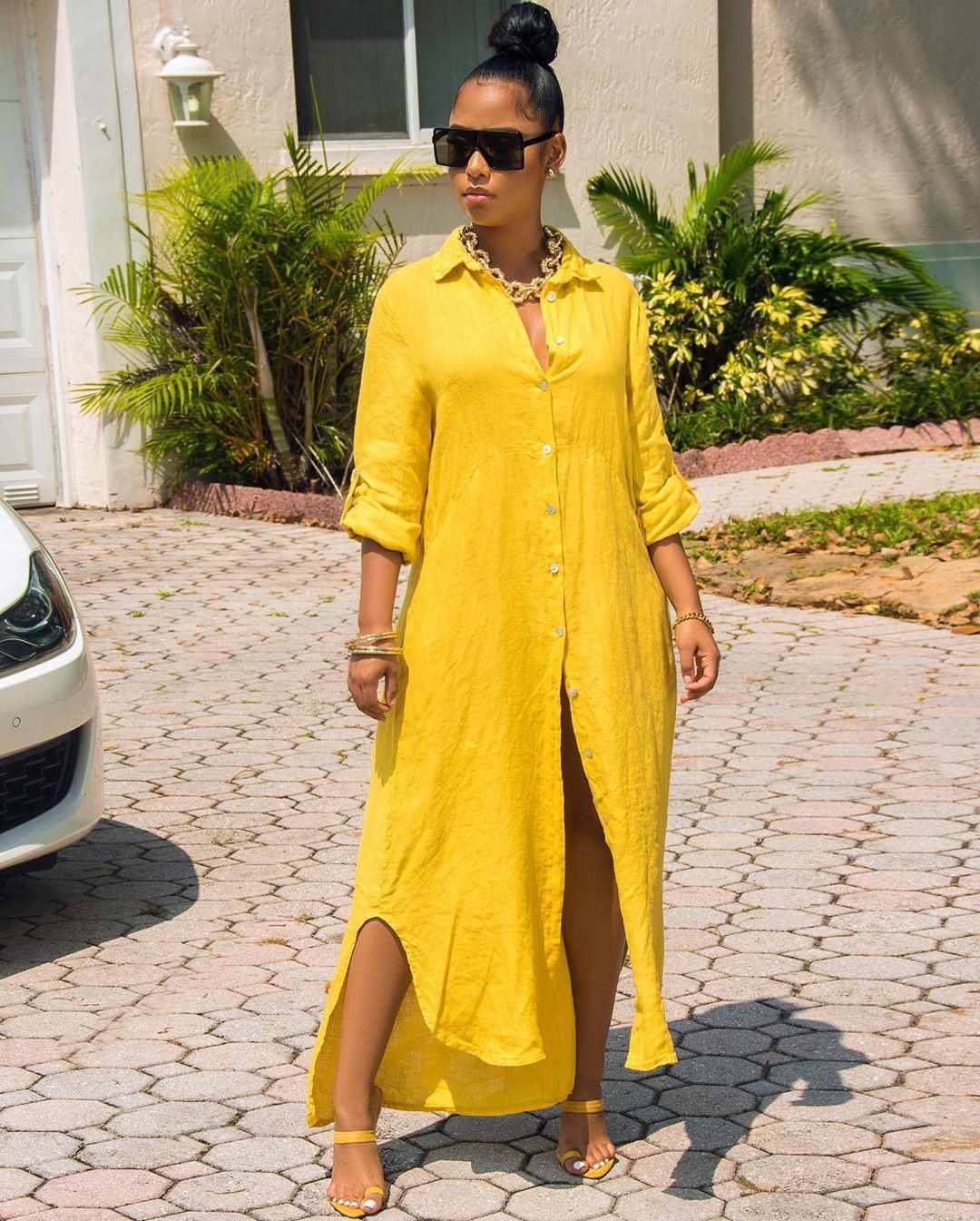 WINONA comfortable summer dress, yellow midi length with button placket and side slit