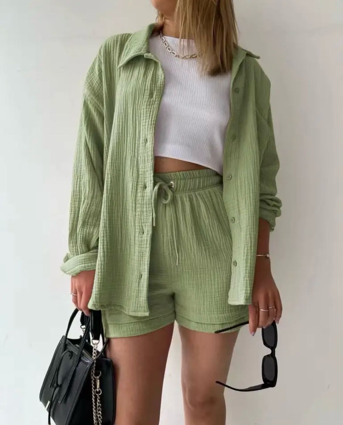Esra™ Chique co-ord set in green: button-front overshirt and drawstring shorts
