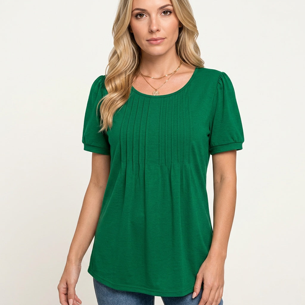 Loose-fit crewneck T-shirt in green with short sleeves and vertical pleated front