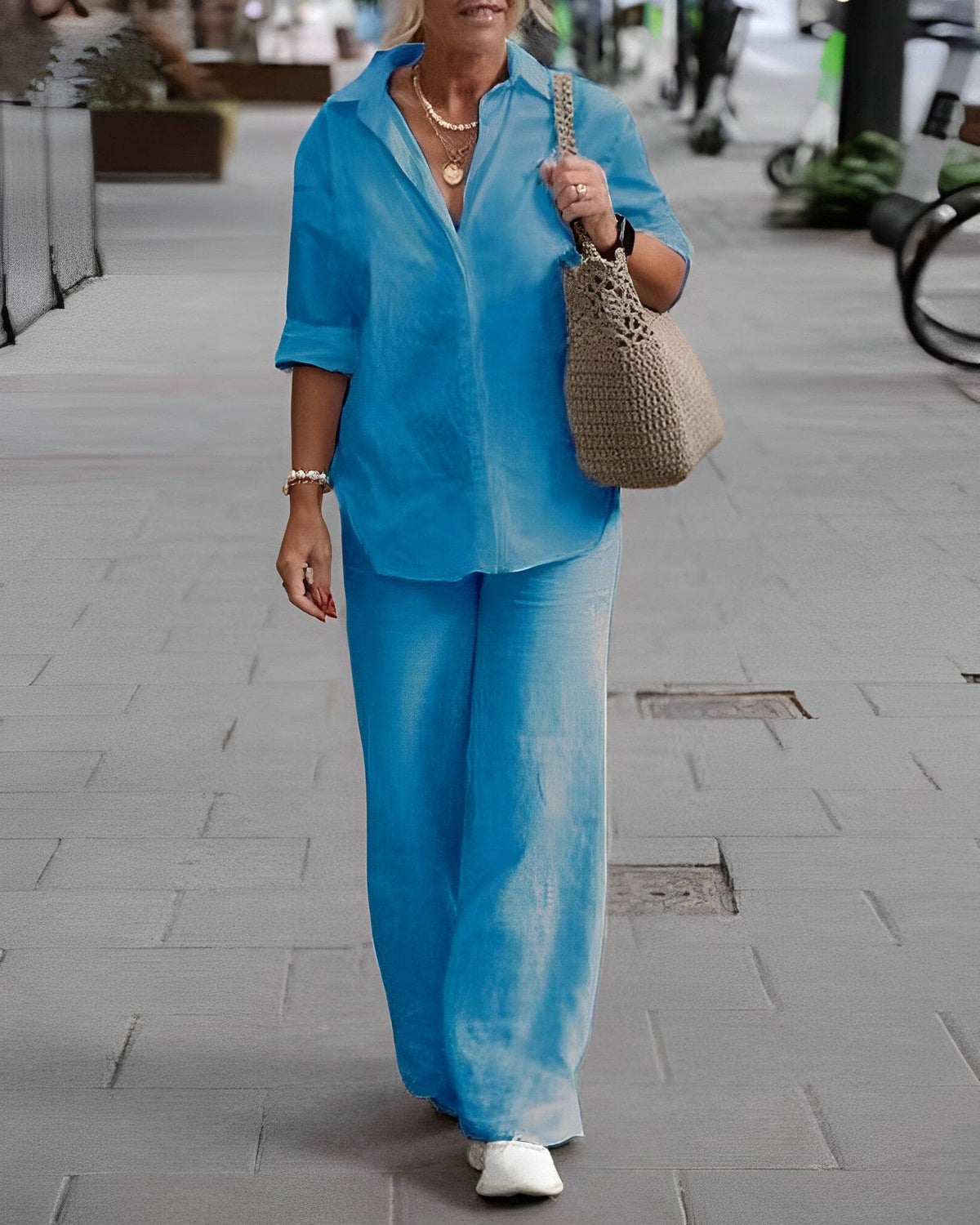 Nellie™ cotton set in bright blue: short-sleeve button shirt, wide-leg trousers.
