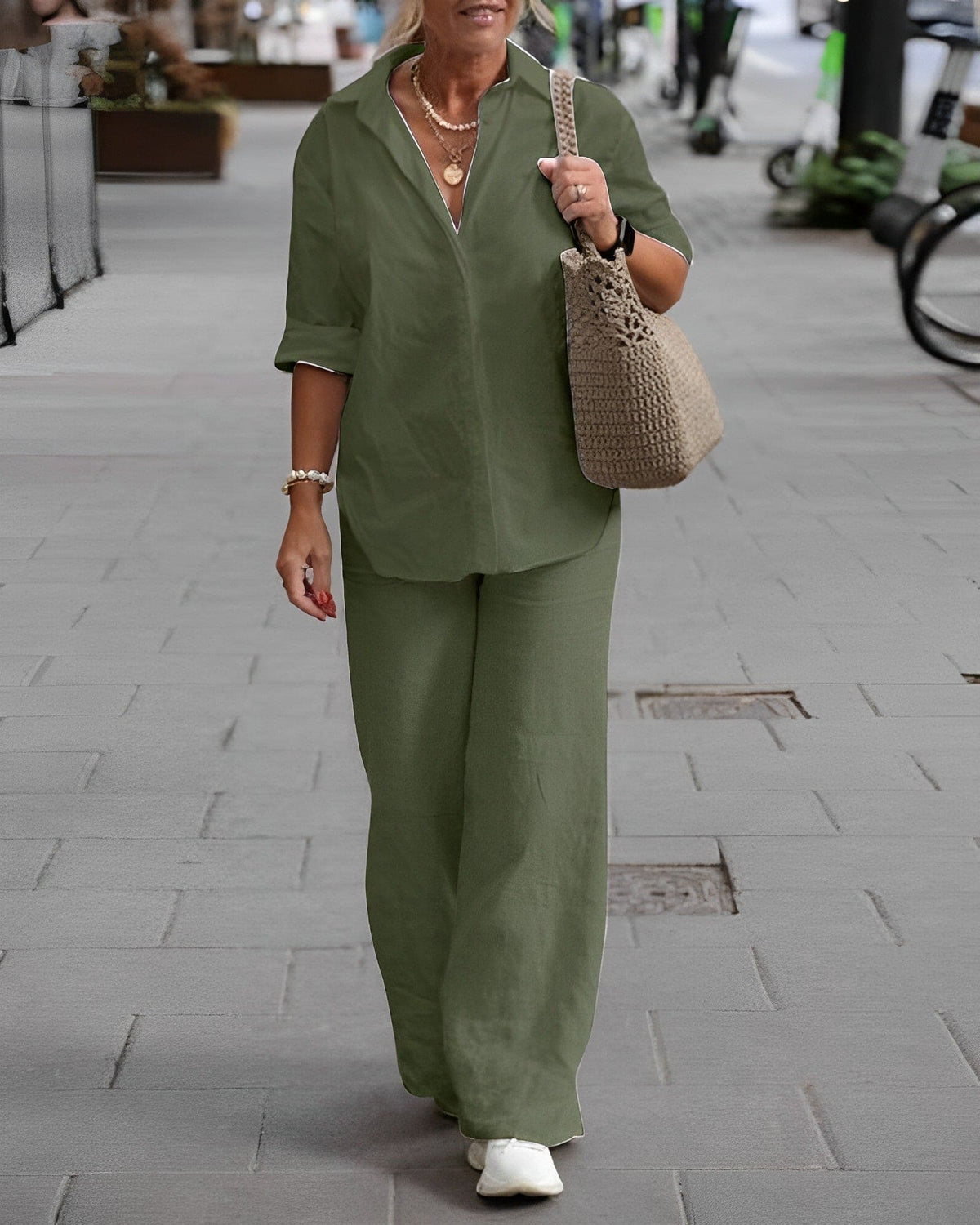 Nellie™ cotton set in olive green: short-sleeve button shirt, wide-leg trousers.