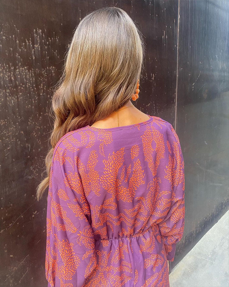 Gaby™ summer dress in purple with gold ornament print, open back, long sleeves